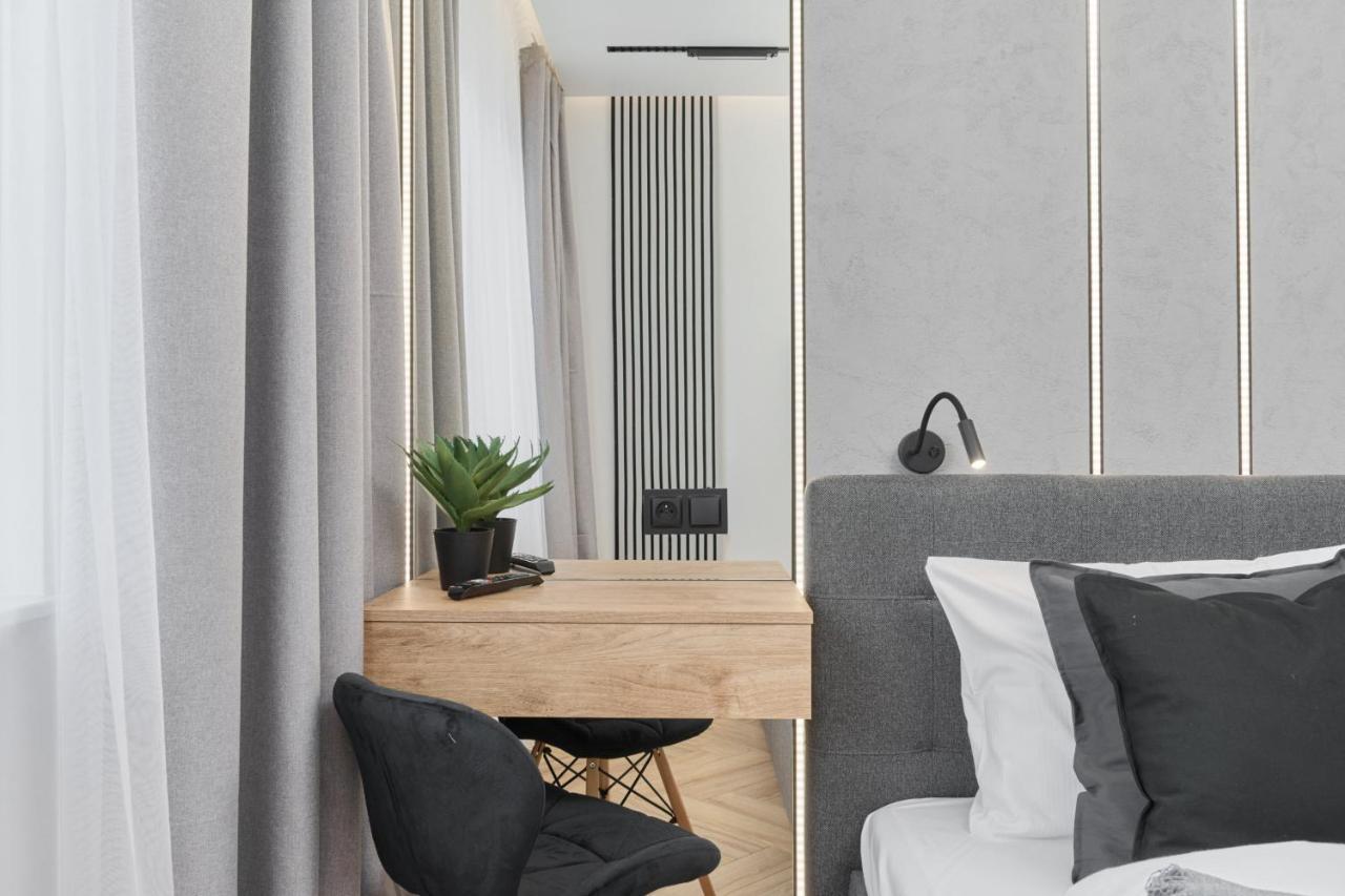Exclusive Apartment With Balcony & Parking Wroclaw By Renters Prestige Екстер'єр фото