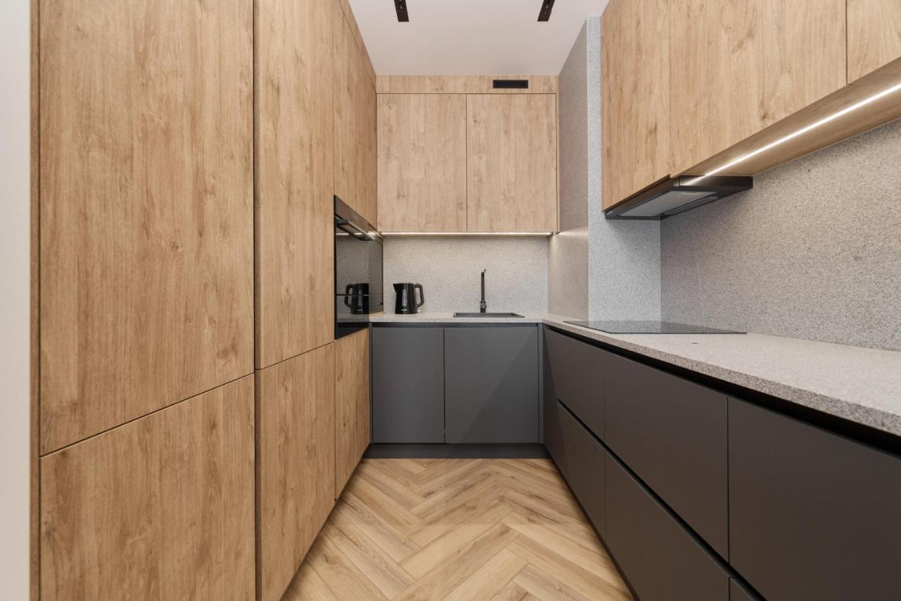 Exclusive Apartment With Balcony & Parking Wroclaw By Renters Prestige Екстер'єр фото
