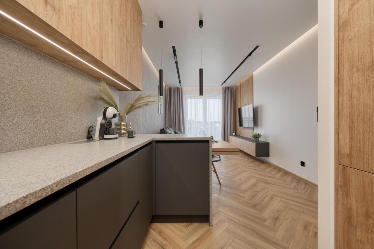 Exclusive Apartment With Balcony & Parking Wroclaw By Renters Prestige Екстер'єр фото