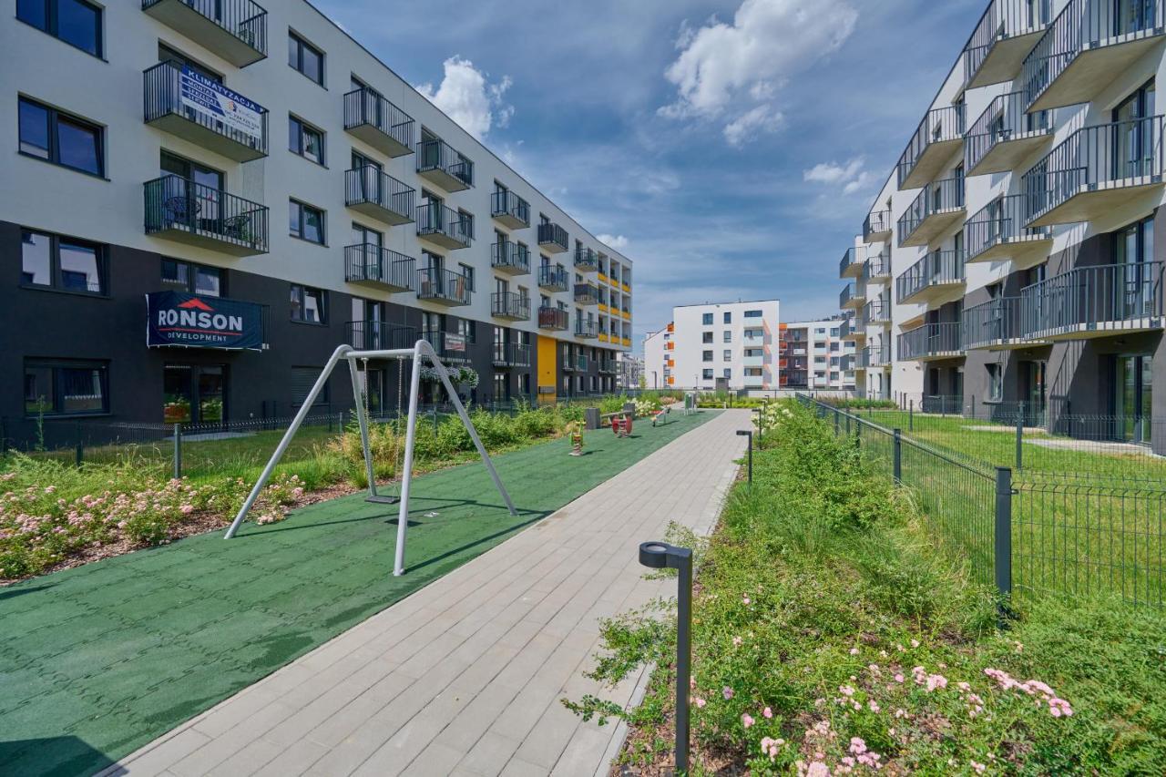 Exclusive Apartment With Balcony & Parking Wroclaw By Renters Prestige Екстер'єр фото